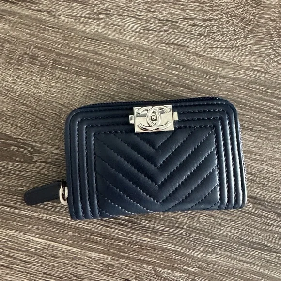 CHANEL Dark Blue Chevron Leather Wallet Coin Purse - Picture 7 of 11